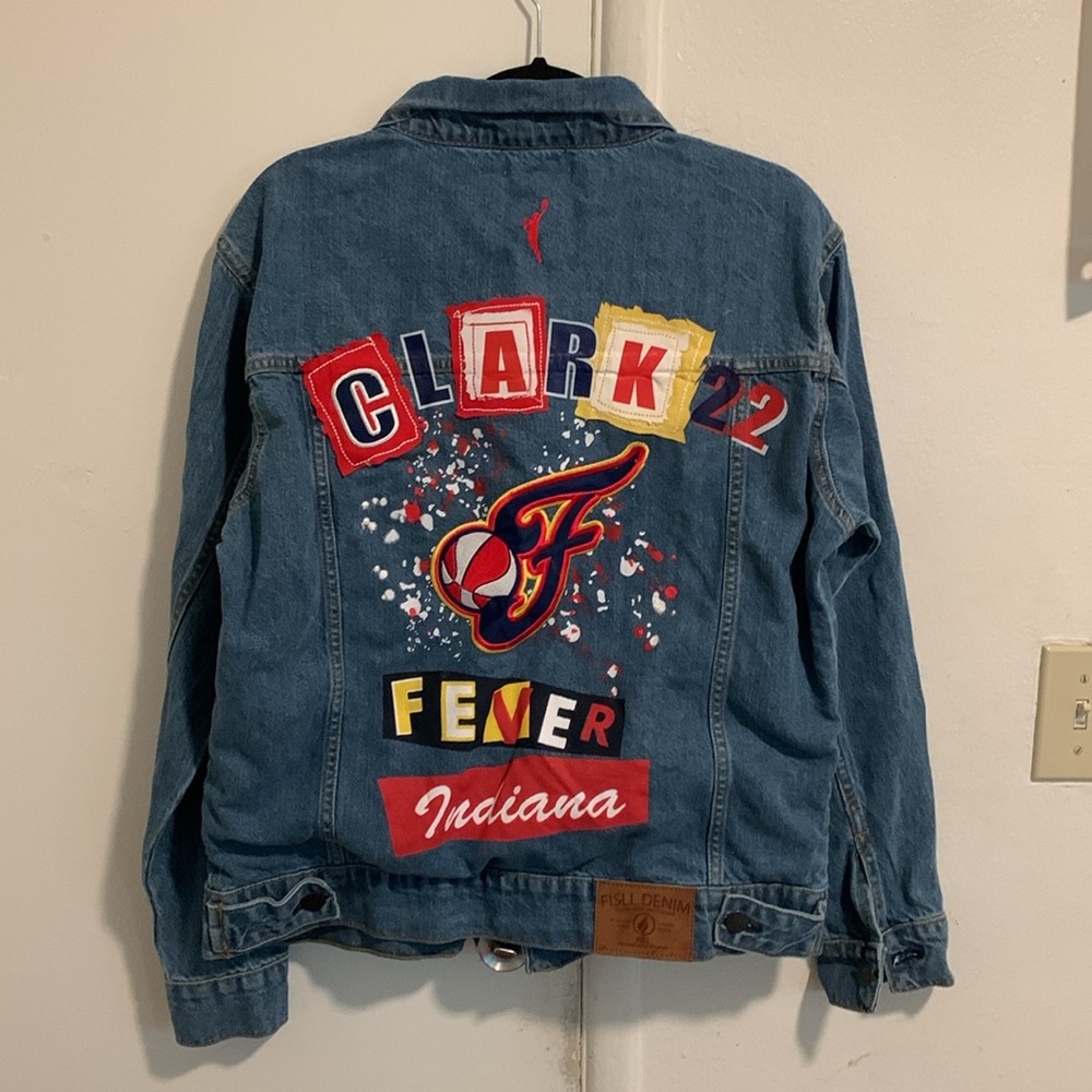 ⚡️Women’s Caitlin Clark Indiana Fever heavy denim jacket! NWT